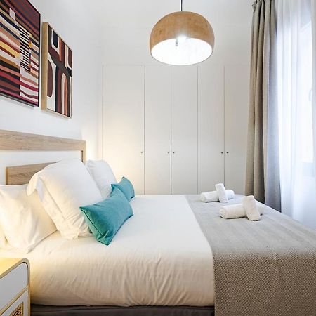 Feelathome Castilla Apartments Madrid Exterior photo