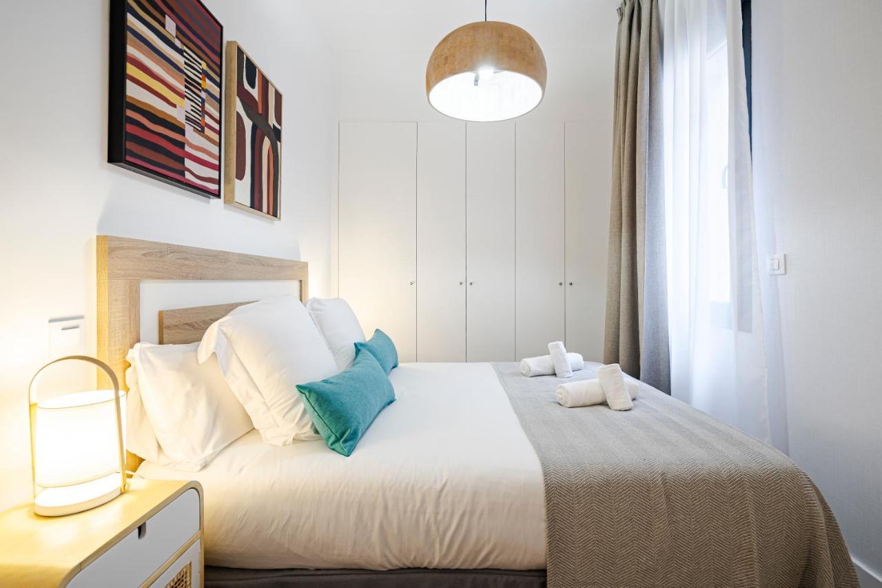 Feelathome Castilla Apartments Madrid Exterior photo