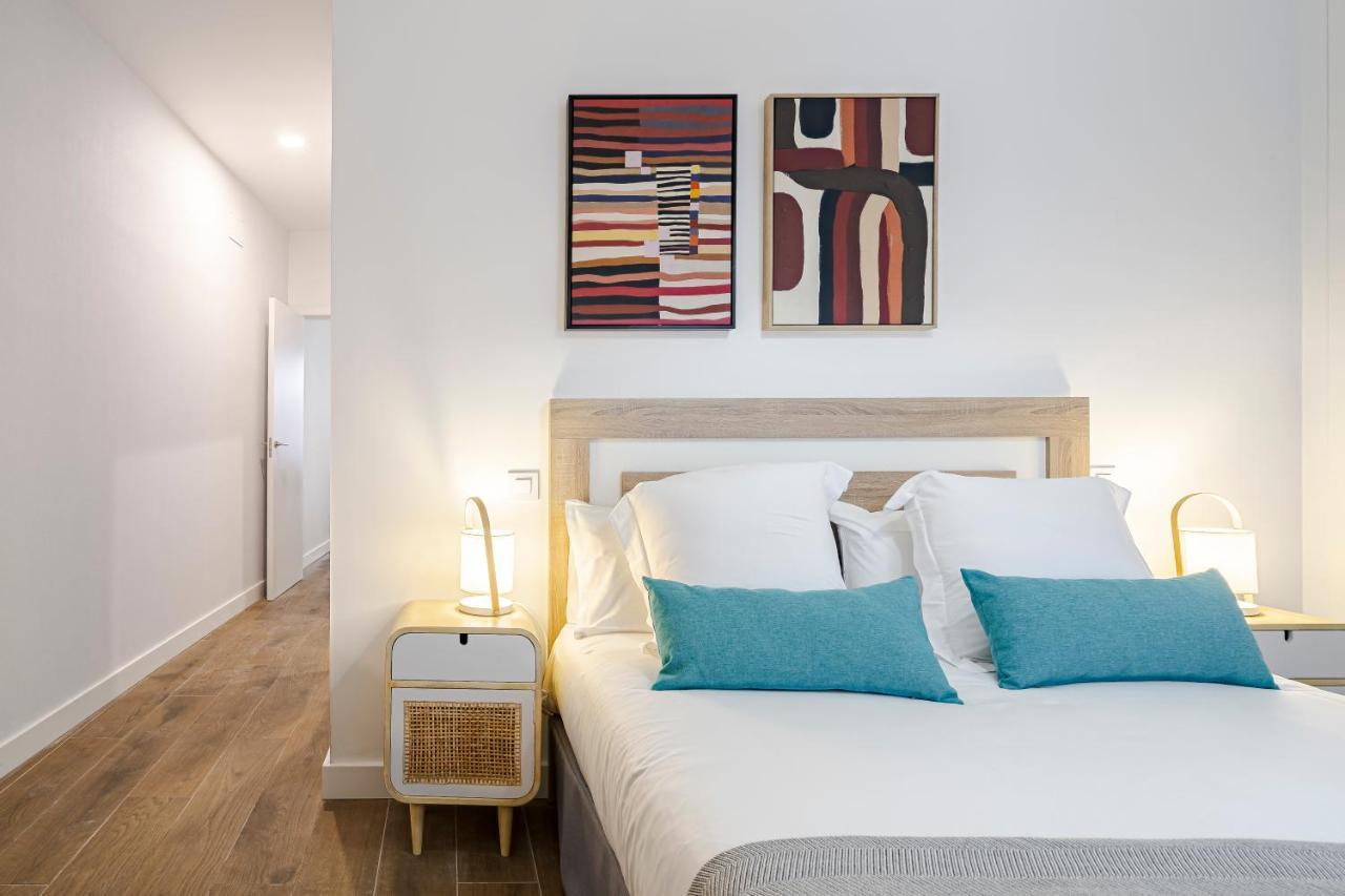 Feelathome Castilla Apartments Madrid Exterior photo