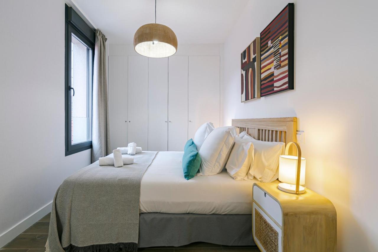 Feelathome Castilla Apartments Madrid Exterior photo
