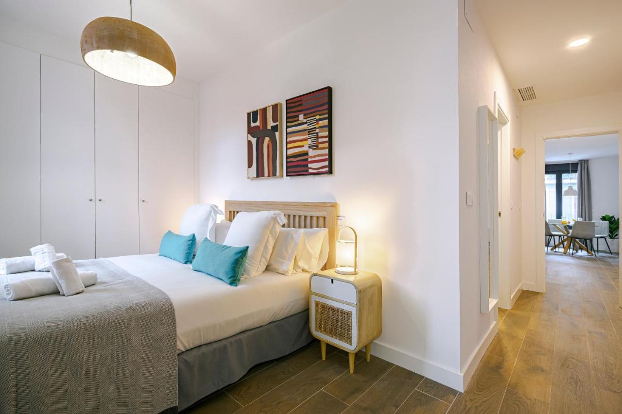 Feelathome Castilla Apartments Madrid Exterior photo