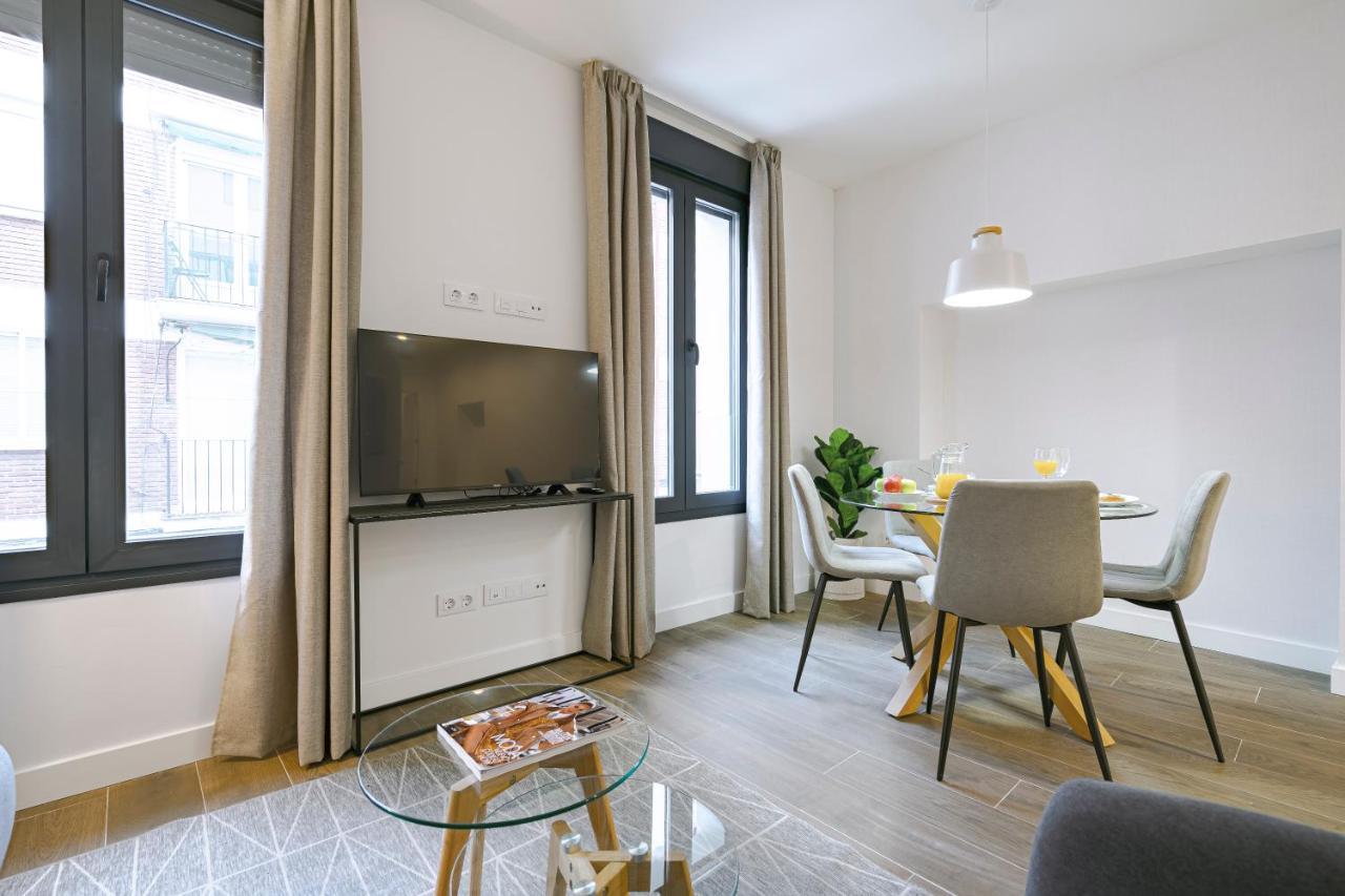 Feelathome Castilla Apartments Madrid Exterior photo