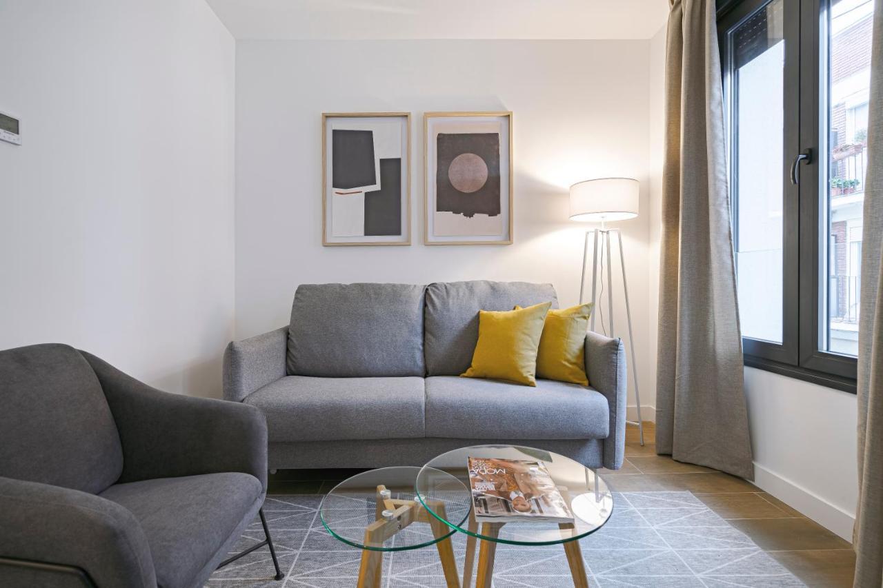 Feelathome Castilla Apartments Madrid Exterior photo