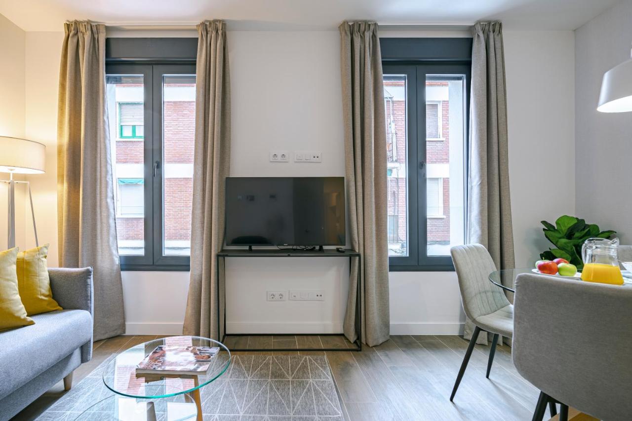 Feelathome Castilla Apartments Madrid Exterior photo