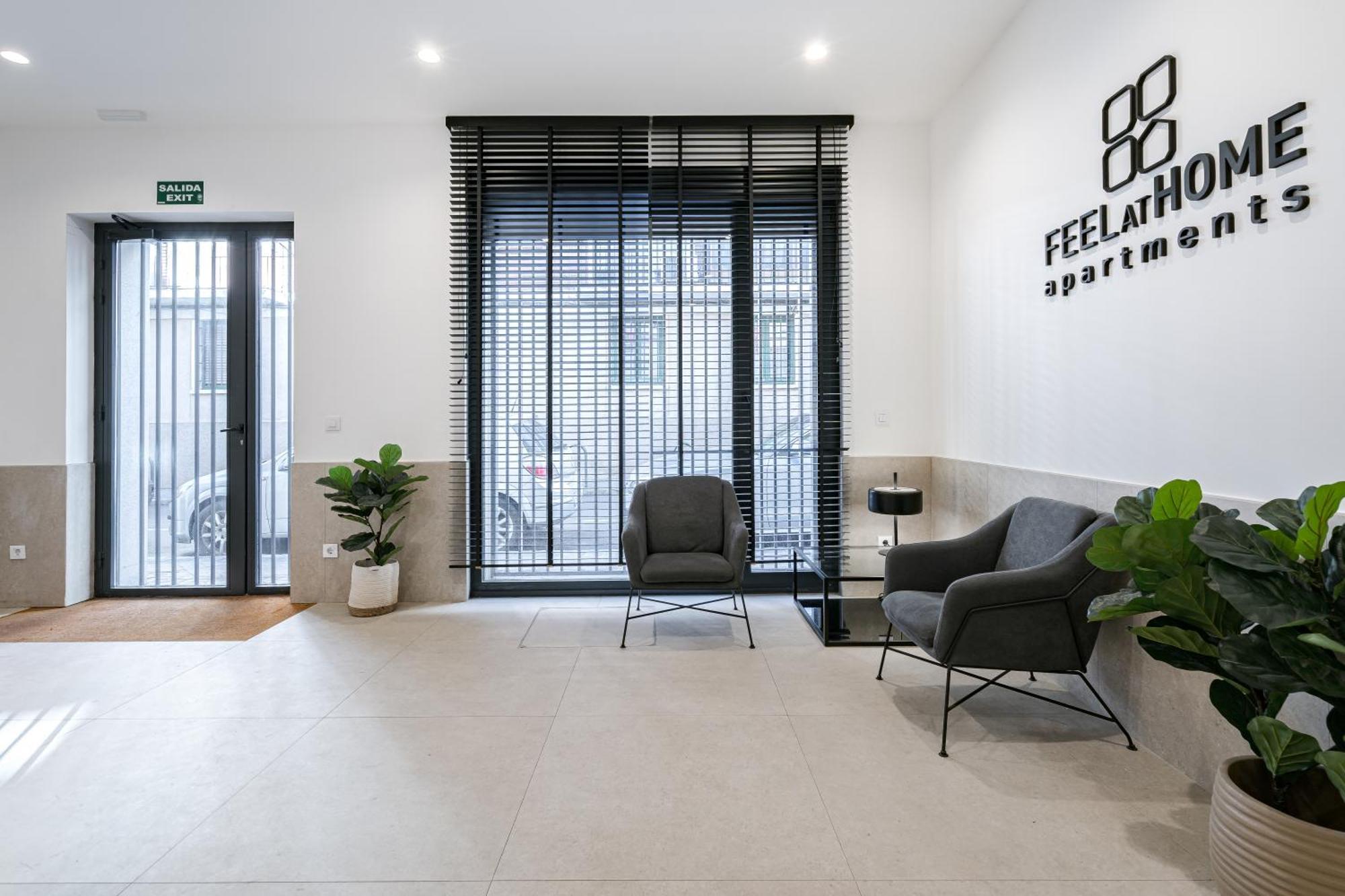 Feelathome Castilla Apartments Madrid Exterior photo